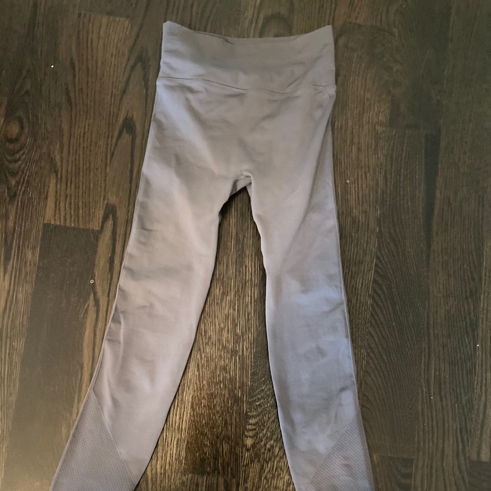 Size 2 Lululemon pants!!! Worn once fits like a 0
